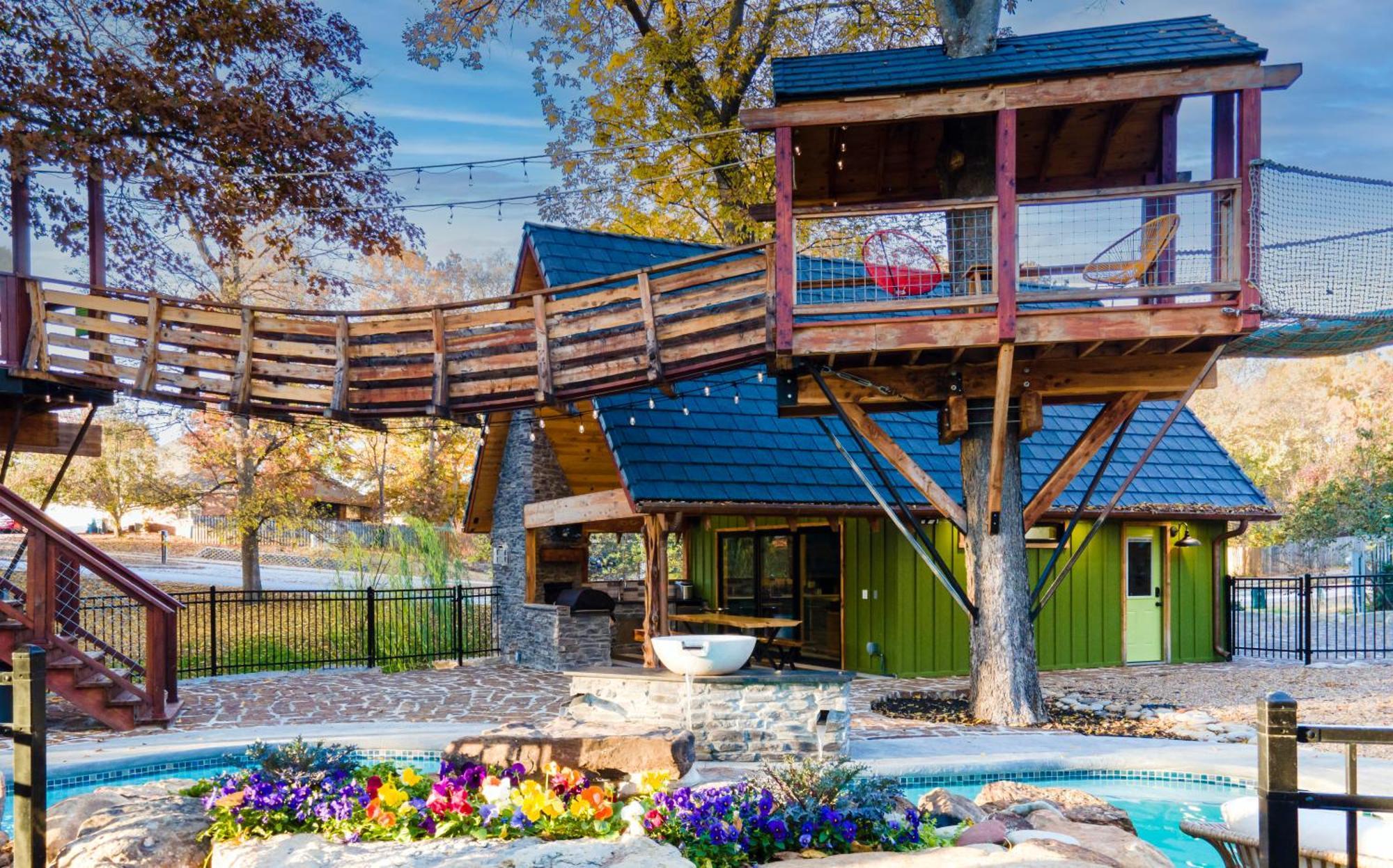 The Tree House In Bentonville Exteriör bild